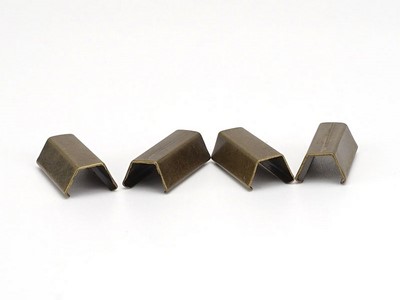 U-shaped metal tip